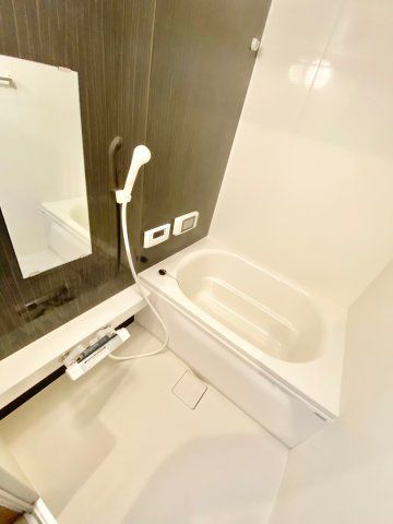 バス・シャワールーム　※同物件別室参考写真（異なる間取りのお部屋です）