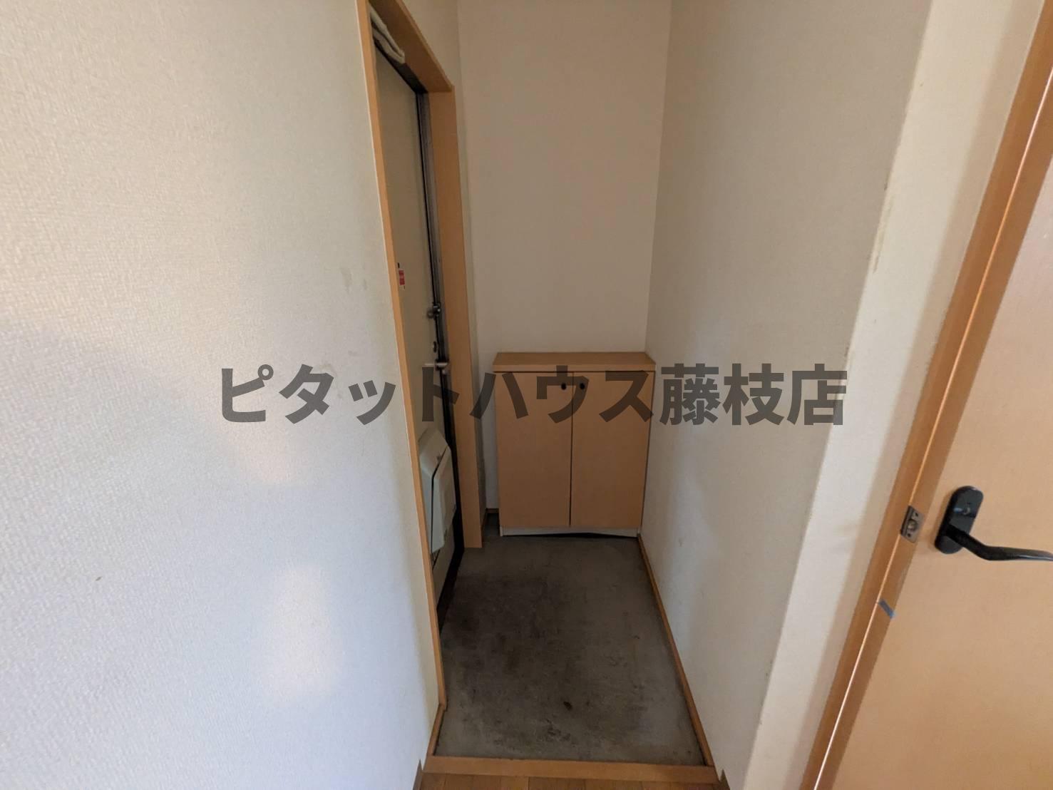 ＪＲ東海道本線 西焼津駅 バス乗車時間：17分 最寄りバス停で下車 徒歩13分 2階建 築26年の玄関写真
