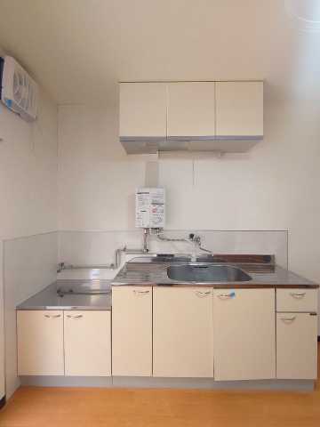 キッチン　別部屋参考写真です