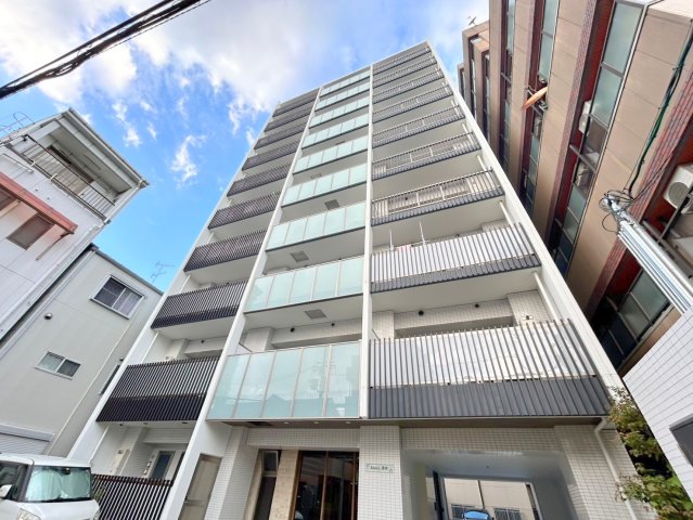 建物外観　存在感のある外観は落ちついた色合いで、堂々としていますね。