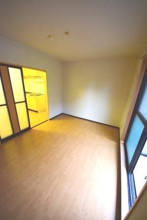 居室・リビング　★お買いもの便利で閑静な住宅地★