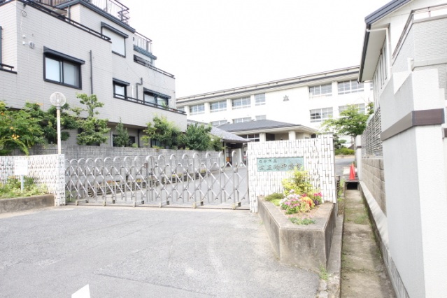 中学校　桜井市立大三輪中学校（中学校）まで2289m