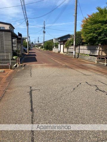その他　前面道路（その他）まで0m
