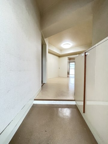 レジデンスMEISHINの玄関写真