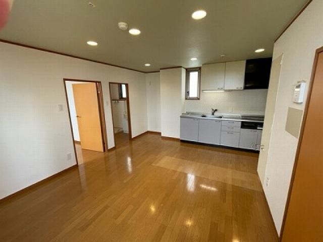 阪神本線 芦屋駅 徒歩5分 4階建 築23年の居間写真