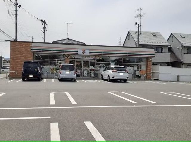コンビニ　セブンイレブン原町北町店（コンビニ）まで450m