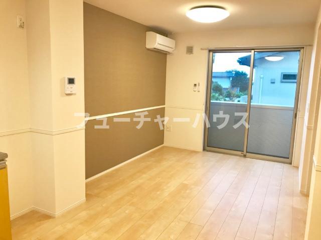 居室・リビング　室内