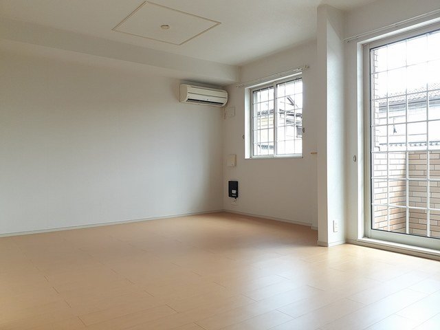 居室・リビング　ゆったり過ごせる居間です
