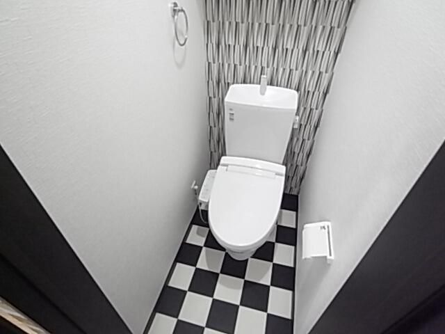 京成本線 勝田台駅 徒歩13分 2階建 築6年のトイレ写真