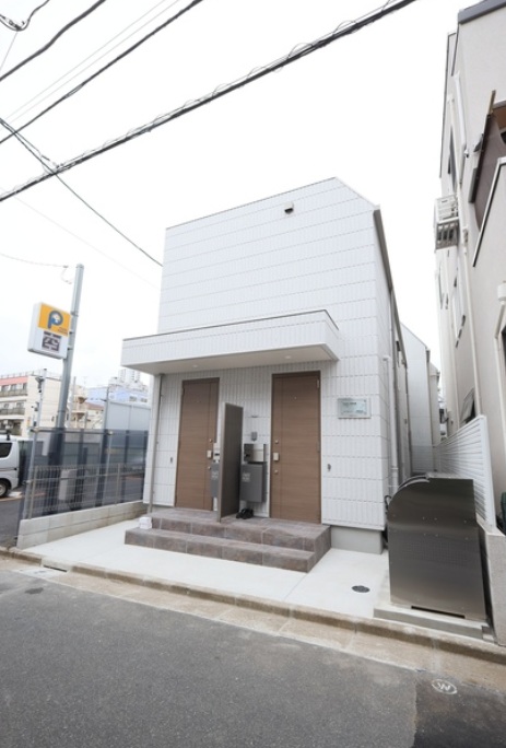 東急田園都市線 三軒茶屋駅 徒歩6分 2階建 築2年の玄関写真