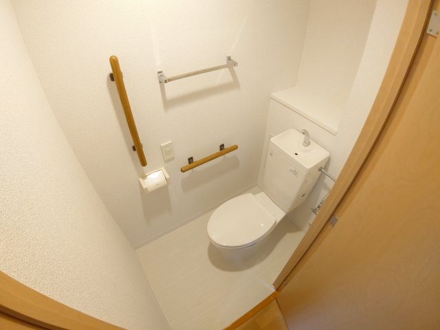 アルビス緑丘102号棟のトイレ写真