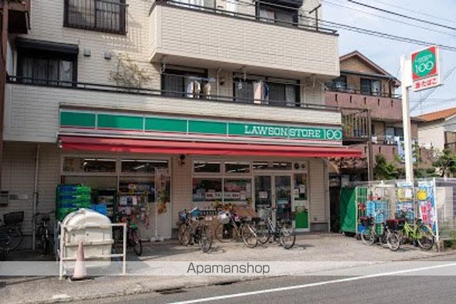 コンビニ　ローソンストア１００（コンビニ）まで806m