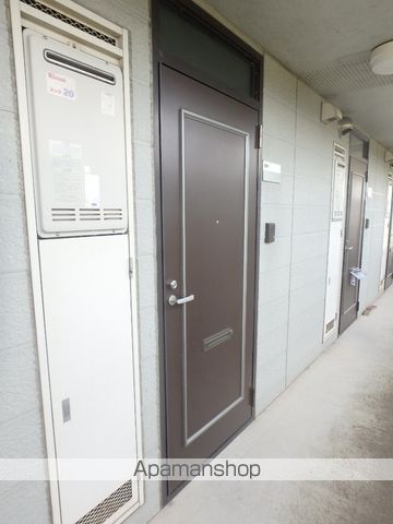 田中アパートの玄関写真