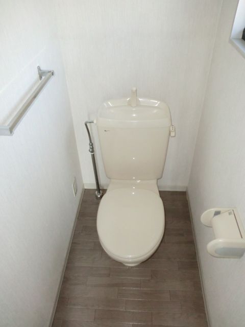 ローズハウス赤羽台のトイレ写真