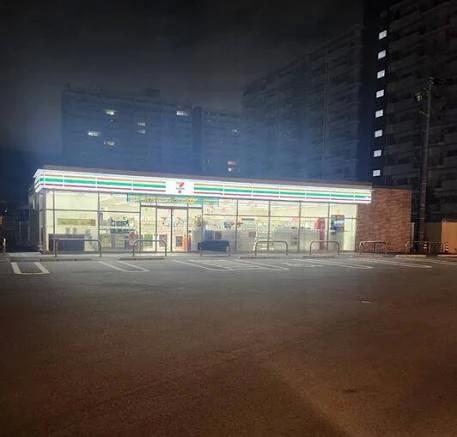 コンビニ　セブンイレブン 大阪平林南2丁目店（コンビニ）まで585m