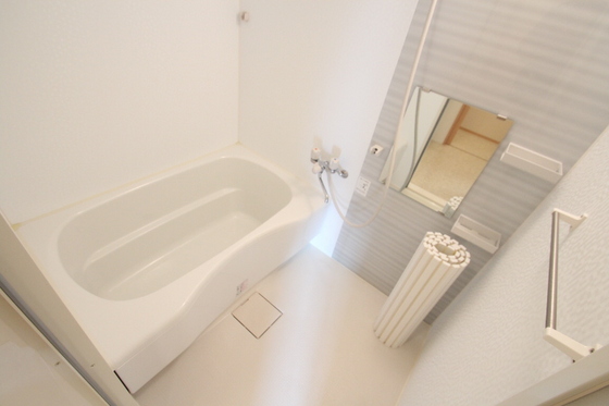 バス・シャワールーム　※別部屋の写真です