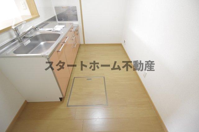 キッチン　コンパクトなキッチンで掃除もラクラク