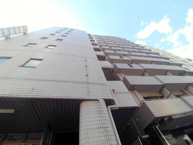 【広島市中区舟入本町のマンションの建物外観】