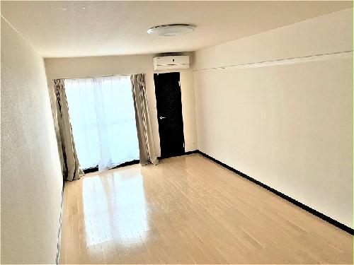 居室・リビング　日当たり良好です。