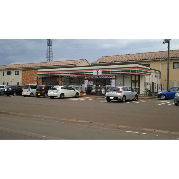 コンビニ　セブンイレブン三条北入蔵１丁目店（コンビニ）まで892m