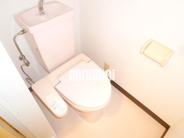 トイレ　温水洗浄便座付きのキレイなトイレです☆