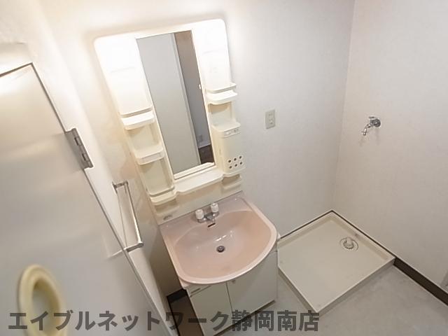 洗面設備　使いやすい洗面所です