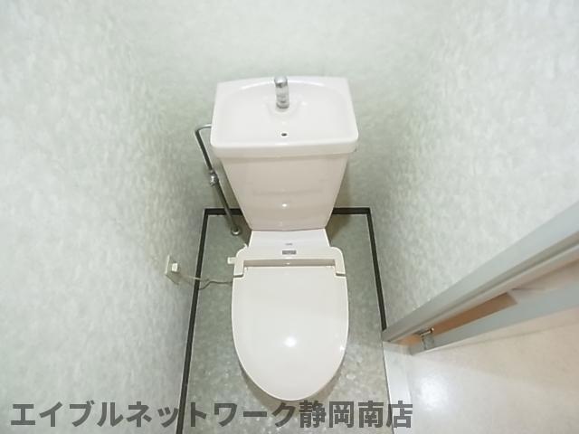 トイレ　落ち着いたトイレです