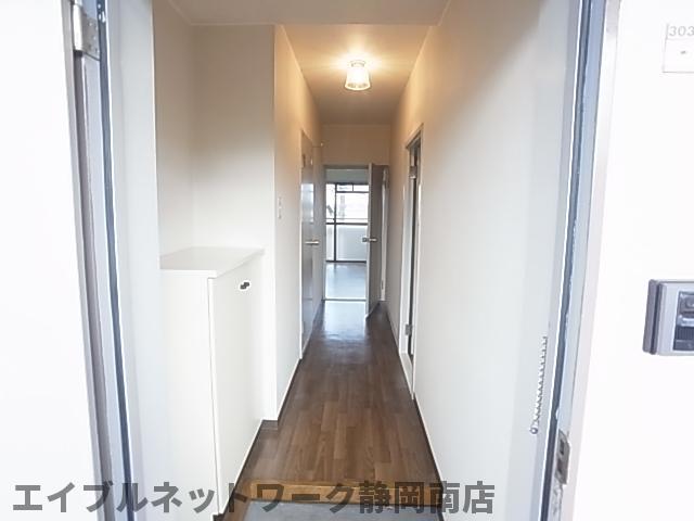 玄関　ゆったりとした玄関です