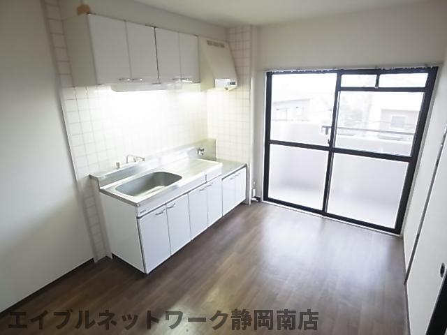 居室・リビング　使いやすい居間です