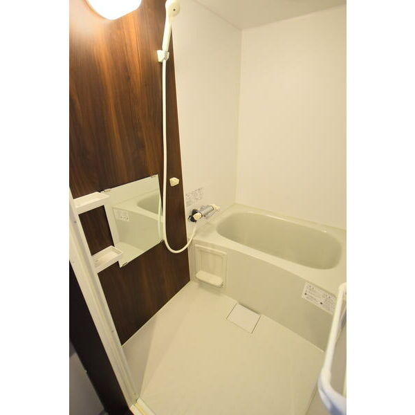 バス・シャワールーム　綺麗なお風呂で1日の疲れを癒してください！