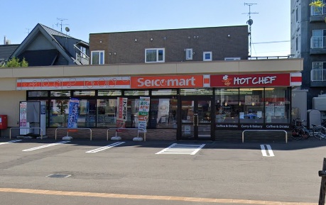 コンビニ　セイコーマート南郷店（コンビニ）まで82m