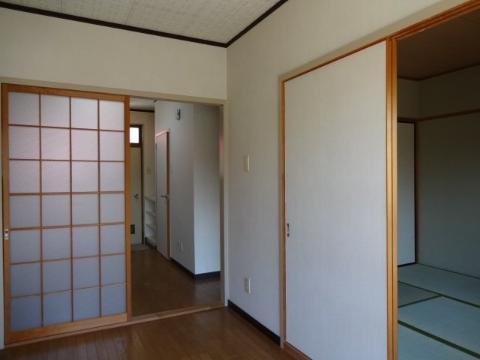 居室・リビング　室内