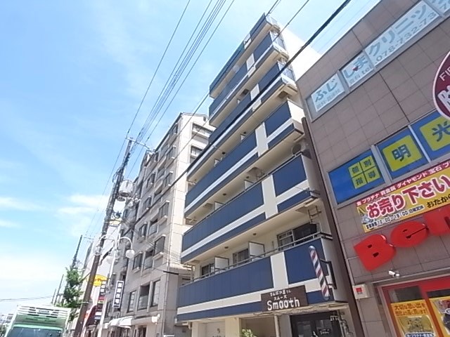 【神戸市須磨区寺田町のマンションの建物外観】