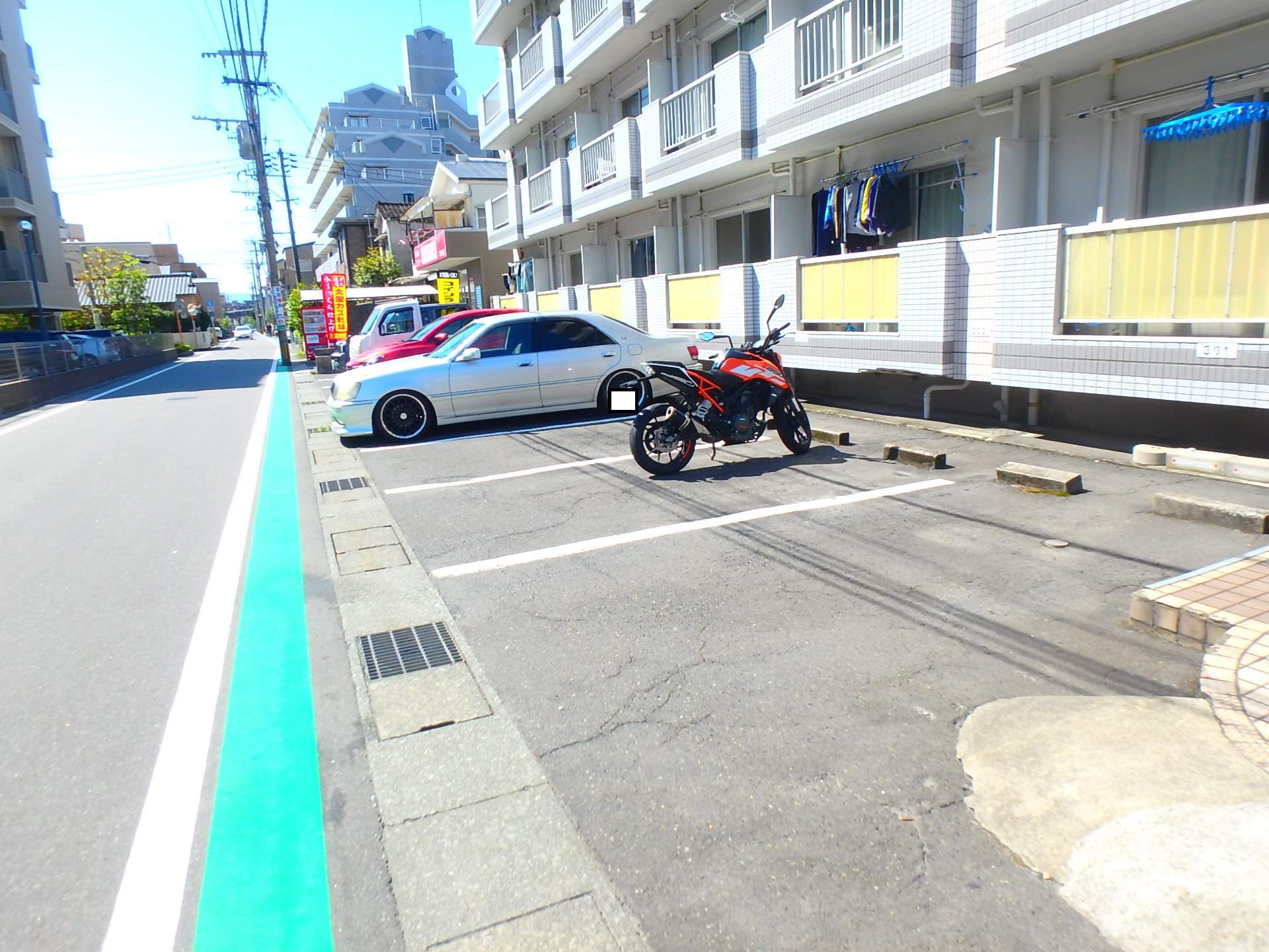 【鹿児島市宇宿のマンションの駐車場】