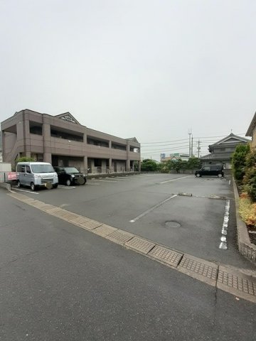 【福山市駅家町大字上山守のアパートの駐車場】