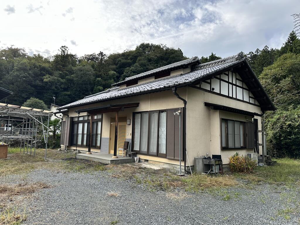 下仁田町中小坂貸戸建の建物外観