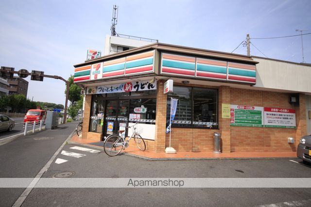 コンビニ　セブンイレブン（コンビニ）まで615m