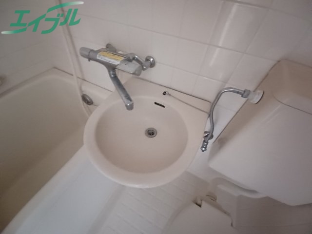 洗面設備　同物件別室の画像です
