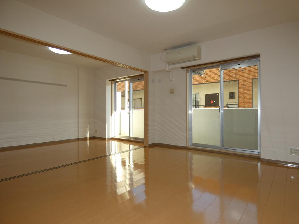 居室・リビング　（参考）他室の写真を使用しています。現況優先となります。