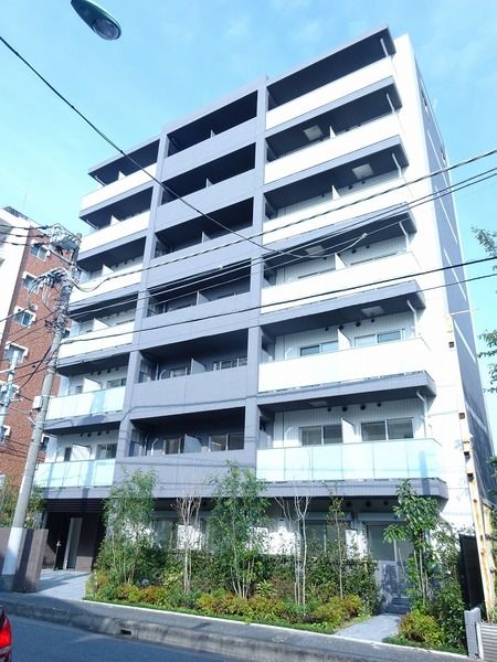 川口市並木のマンションの建物外観