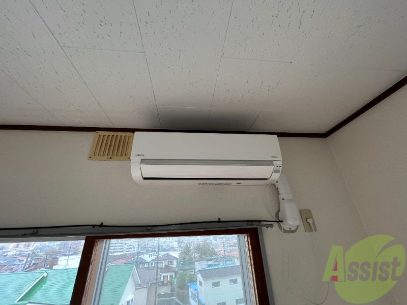 その他設備　お部屋にはエアコンが付いているので、年中快適ですよ。