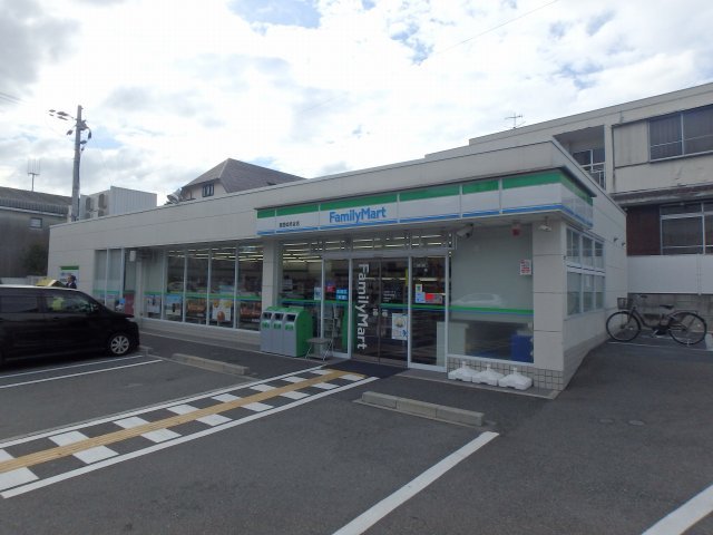 コンビニ　ファミリーマート箕面如意谷店（コンビニ）まで426m