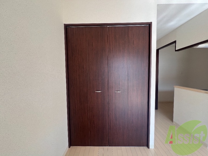 収納　クローゼットは、高さもあり沢山収納できそうですね。