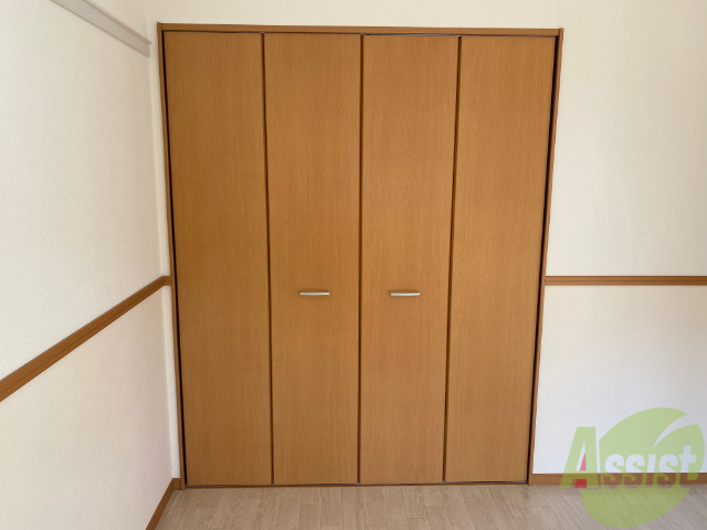 収納　収納はこちらです。高さも十分ございますね。