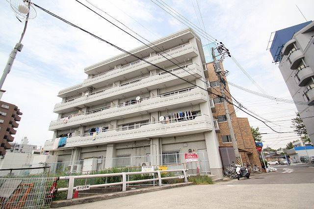 建物外観　日当たり良好な建物。
