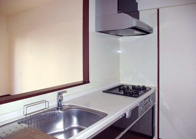 キッチン　コンパクトなキッチンで掃除もラクラク