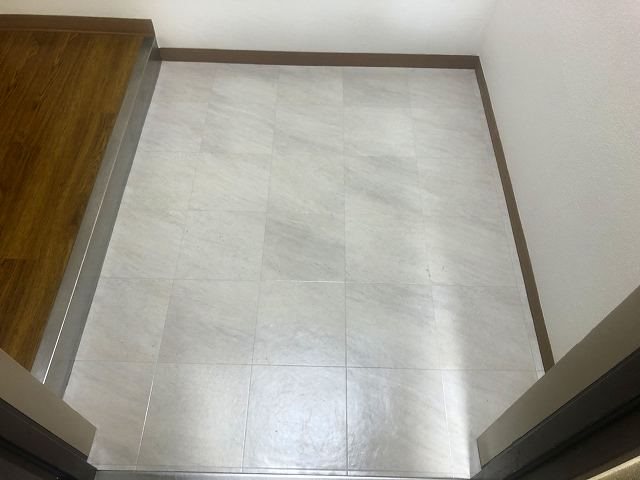 玄関　※別部屋の写真です