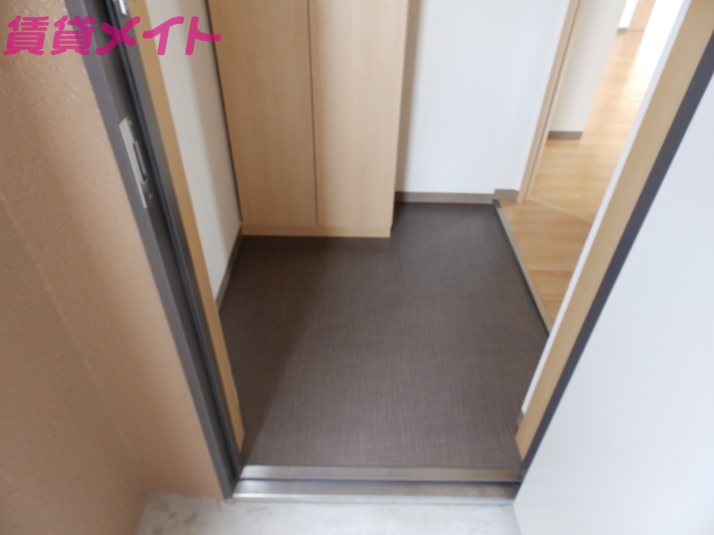 玄関　別部屋参考写真です