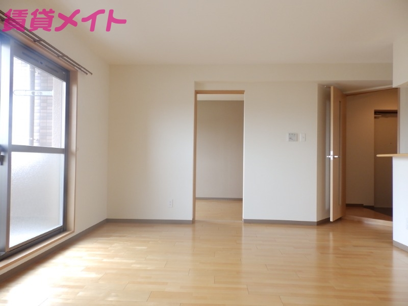 居室・リビング　別部屋参考写真です