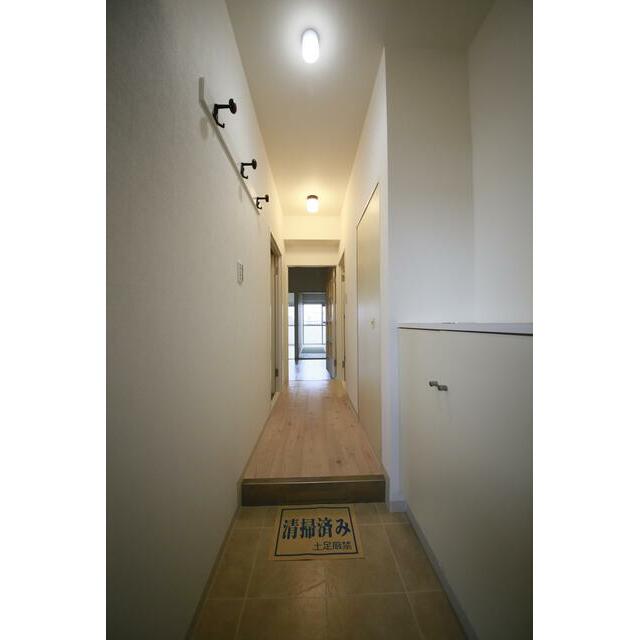玄関　※前入居前の写真です